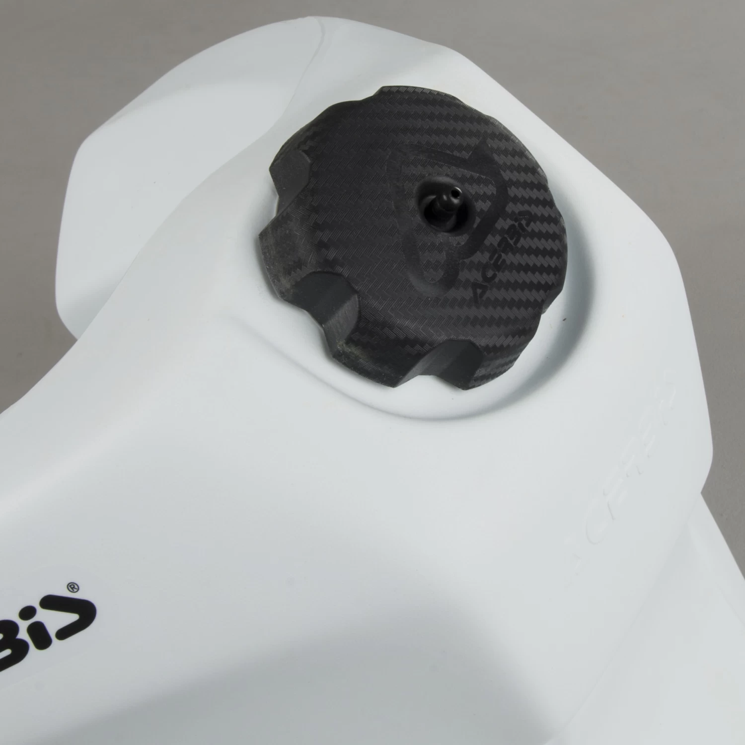 Acerbis Suzuki Fuel Tank - Image 3